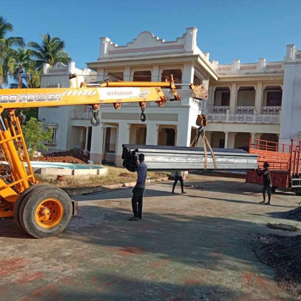 Hydra crane services noida